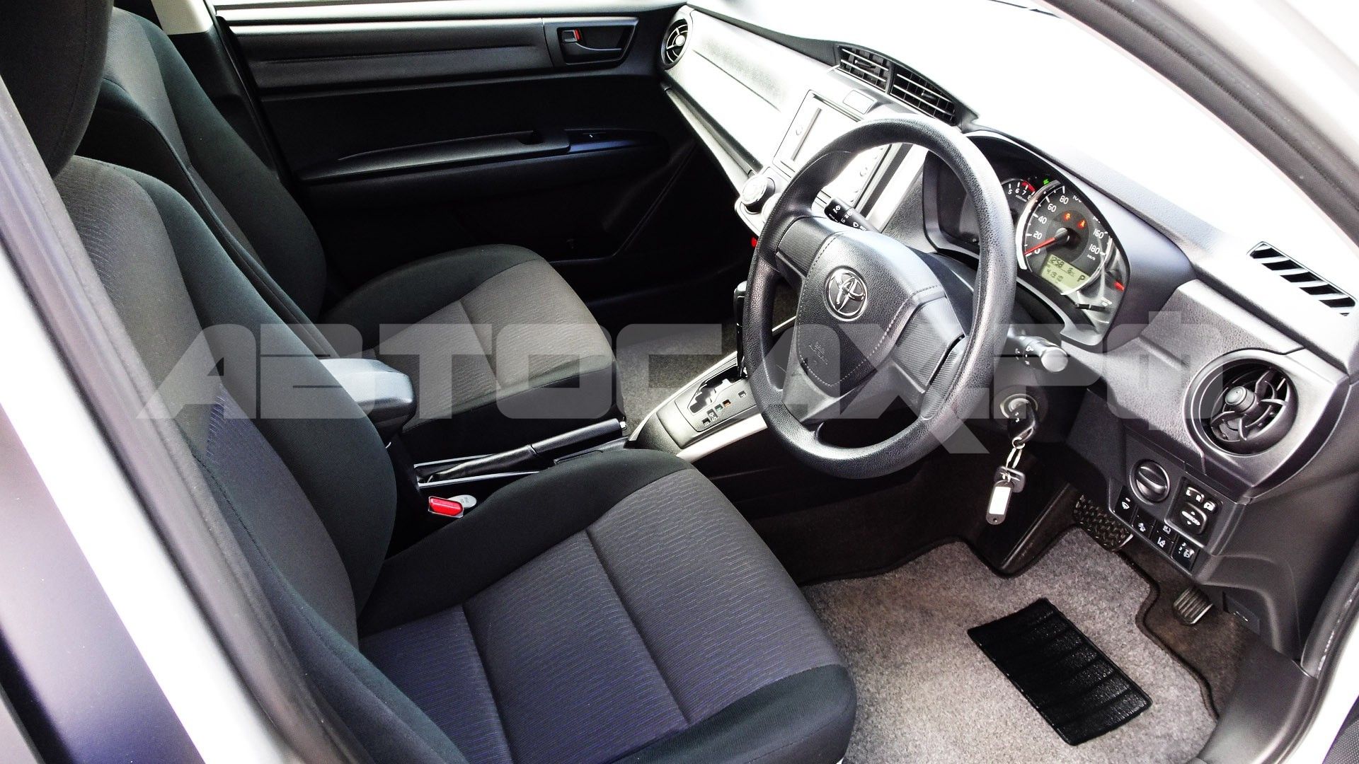 Toyota Corolla Fielder 2016, Универсал — фото 9