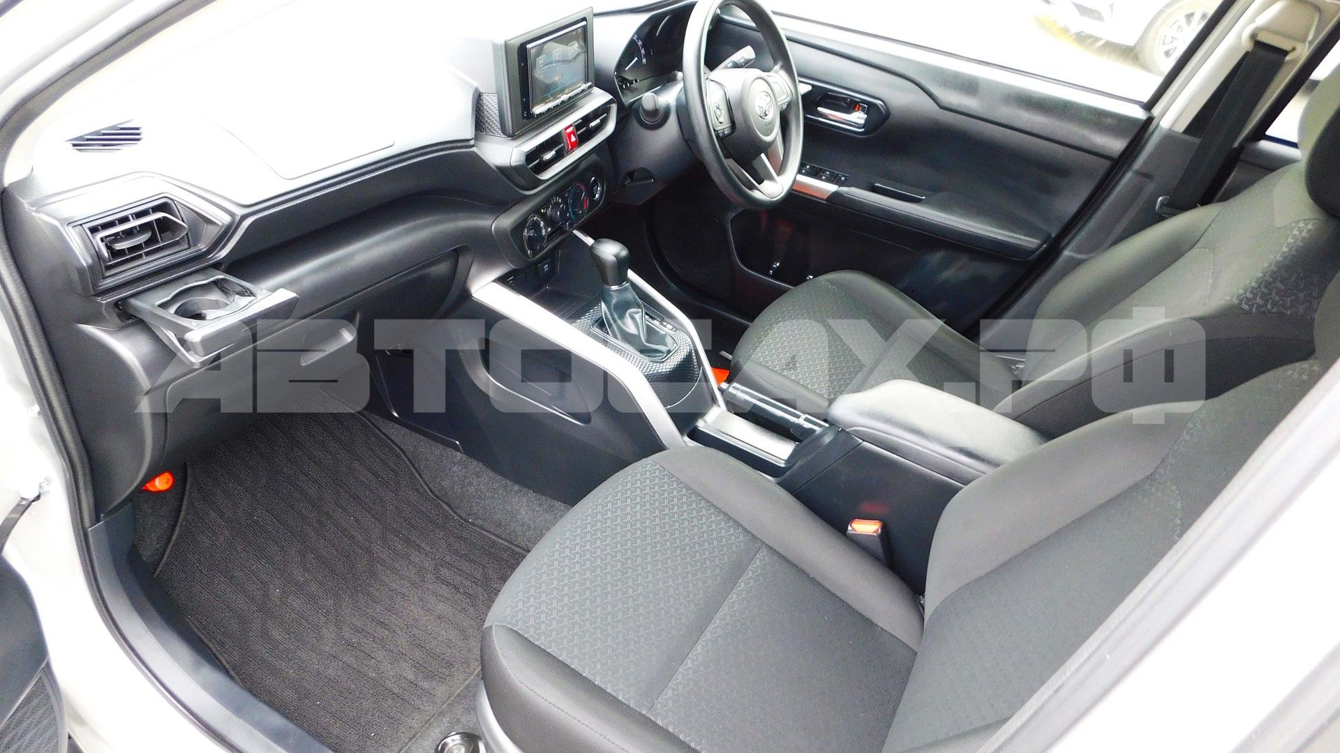 Toyota Raize 2023, Кроссовер — фото 19