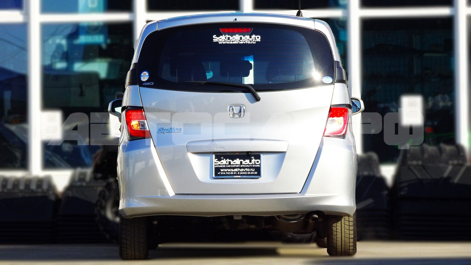 Honda Freed Spike 2015, Минивэн — фото 8