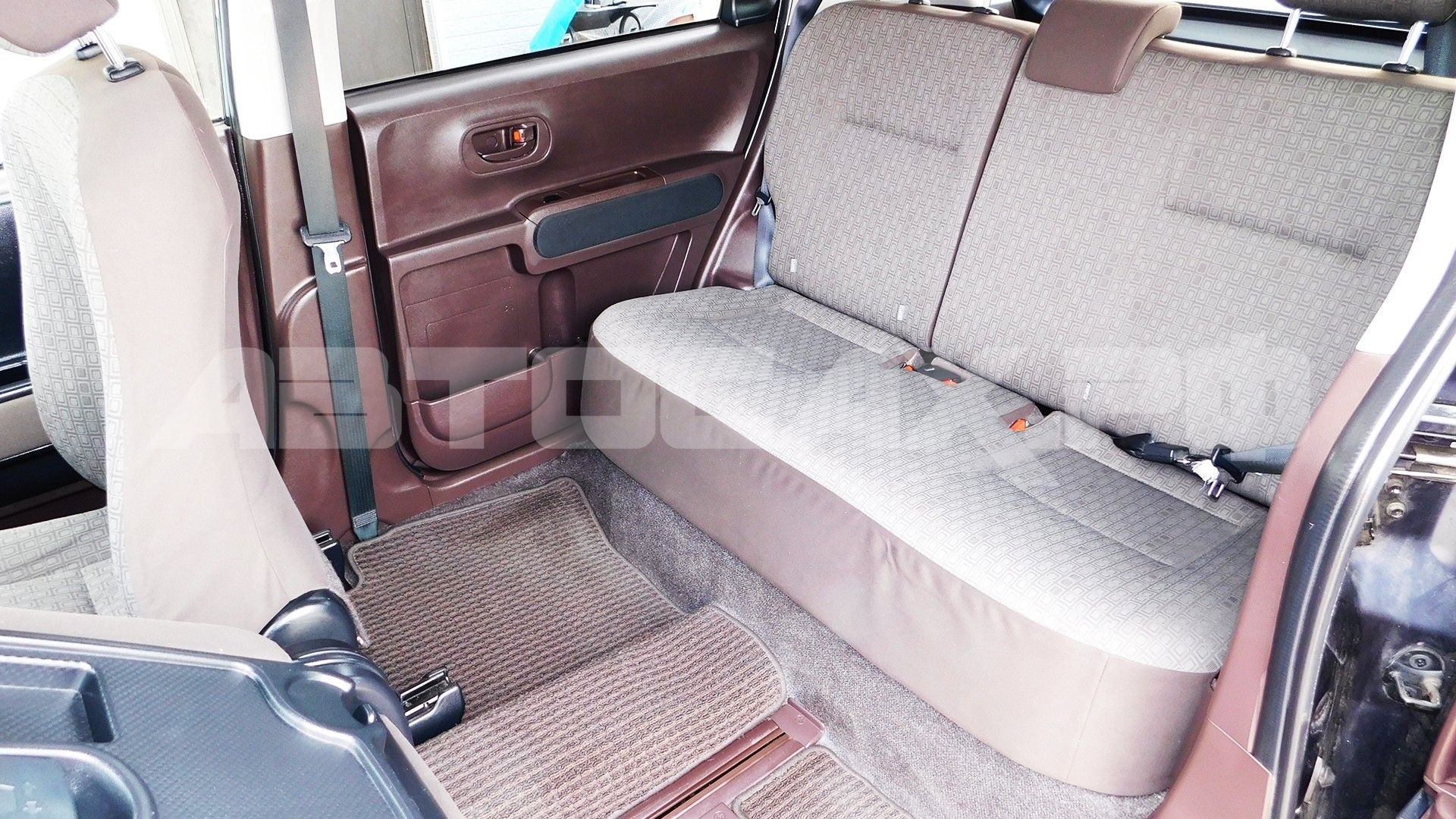 Toyota Spade 2015, Хэтчбек — фото 19