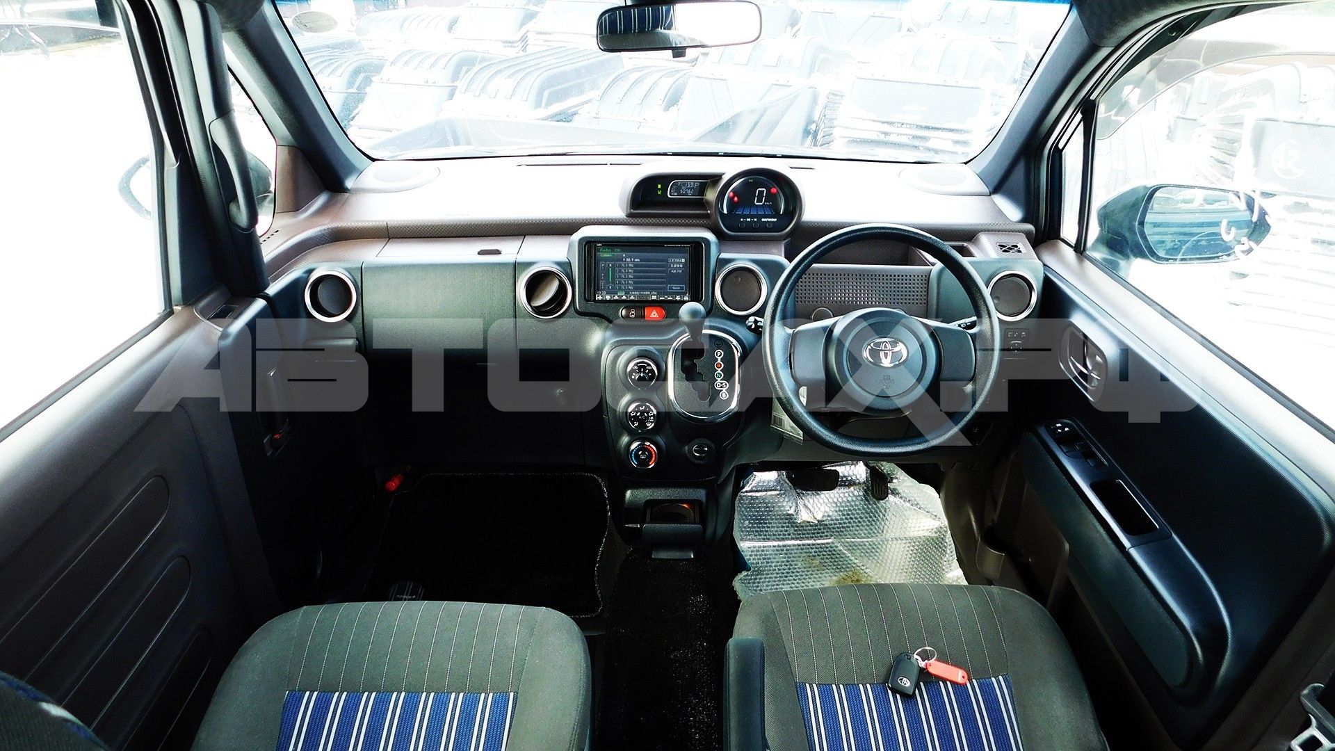 Toyota Spade 2018, Хэтчбек — фото 11