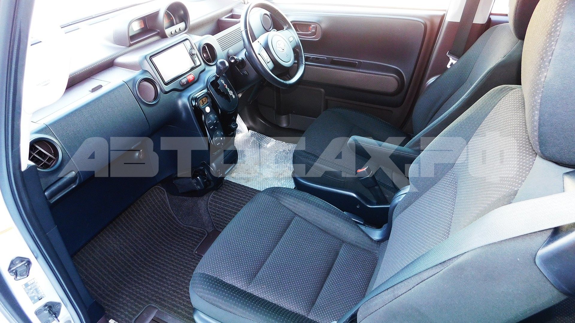 Toyota Porte 2016, Хэтчбек — фото 11