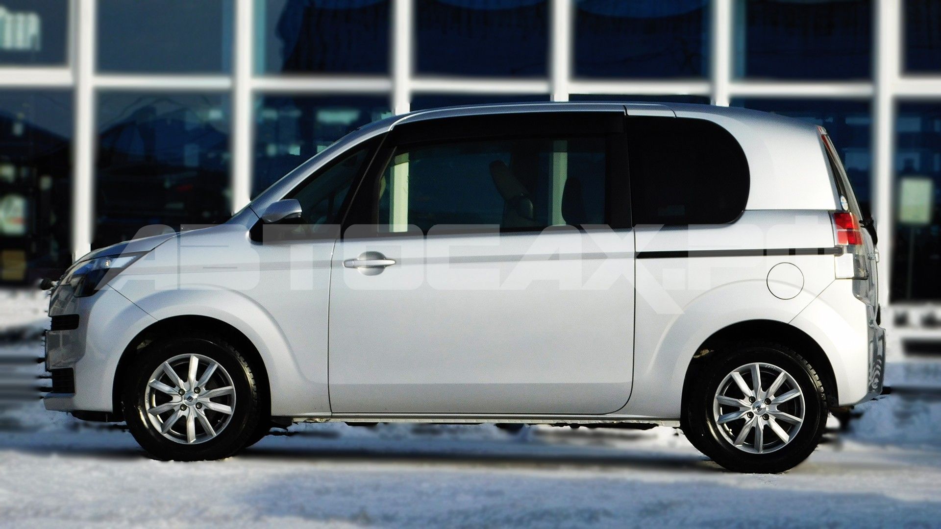 Toyota Spade 2020, Хэтчбек — фото 5