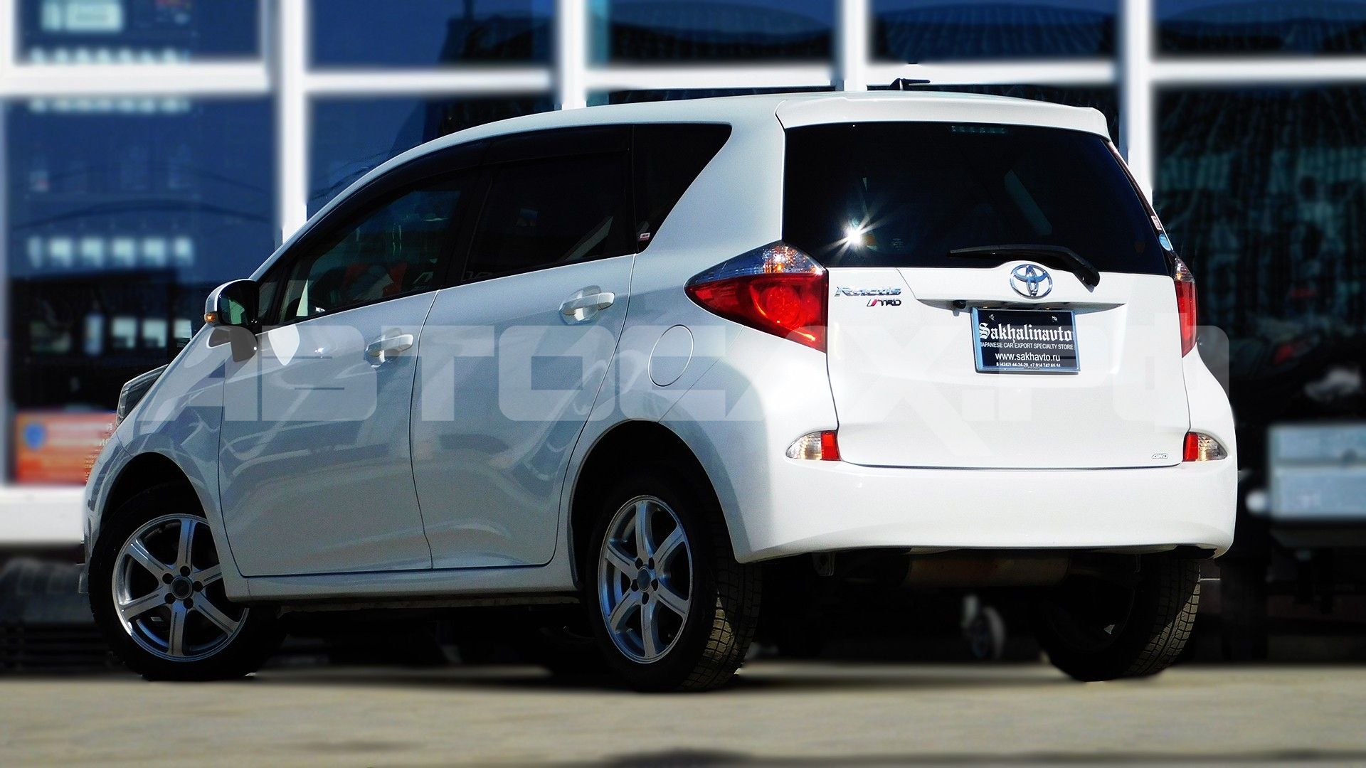 Toyota Ractis 2015, Хэтчбек — фото 18