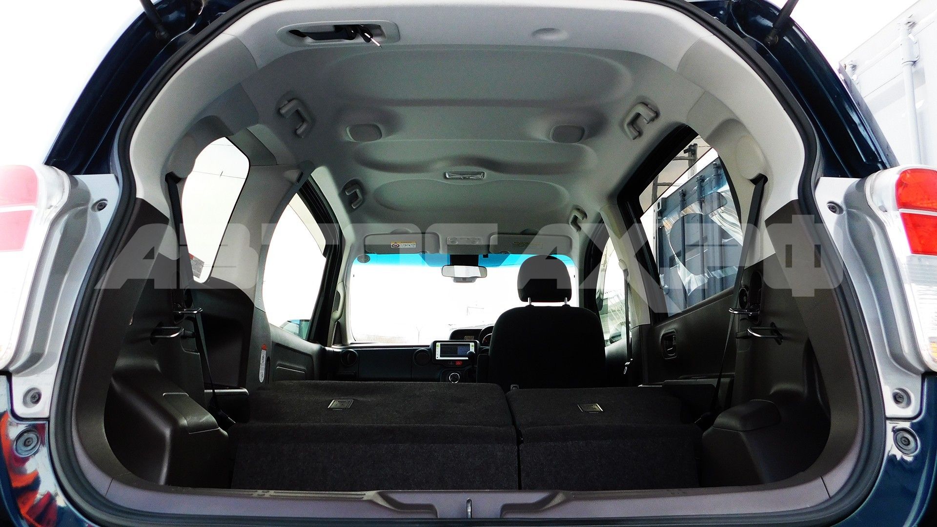 Toyota Spade 2016, Хэтчбек — фото 22