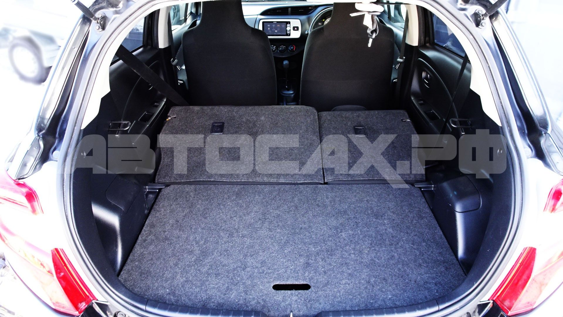 Toyota Vitz 2018, Хэтчбек — фото 23
