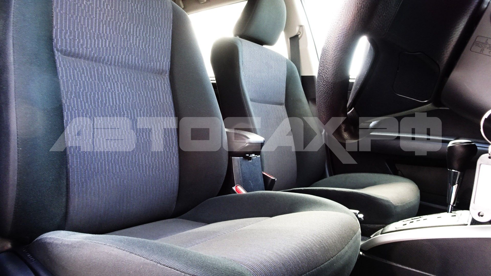 Toyota Corolla Fielder 2016, Универсал — фото 10