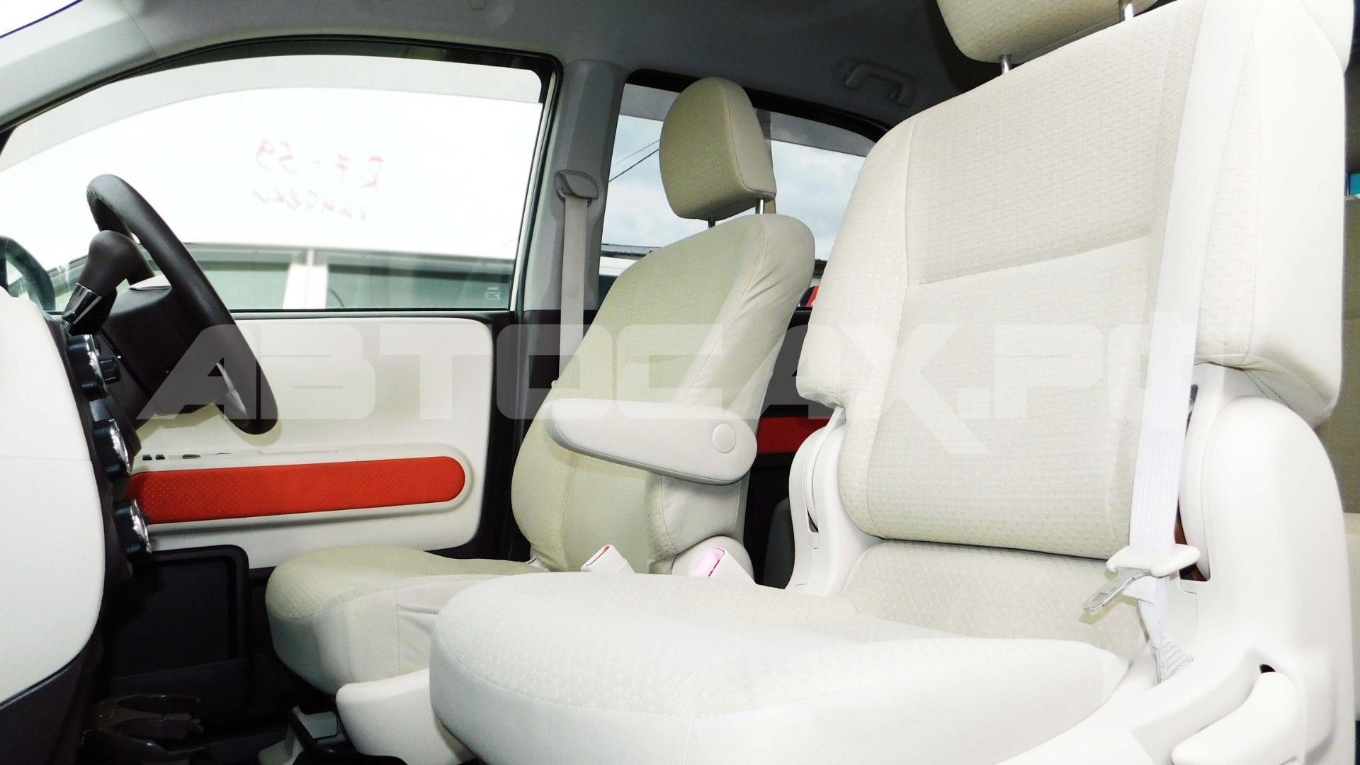 Toyota Porte 2016, Хэтчбек — фото 14