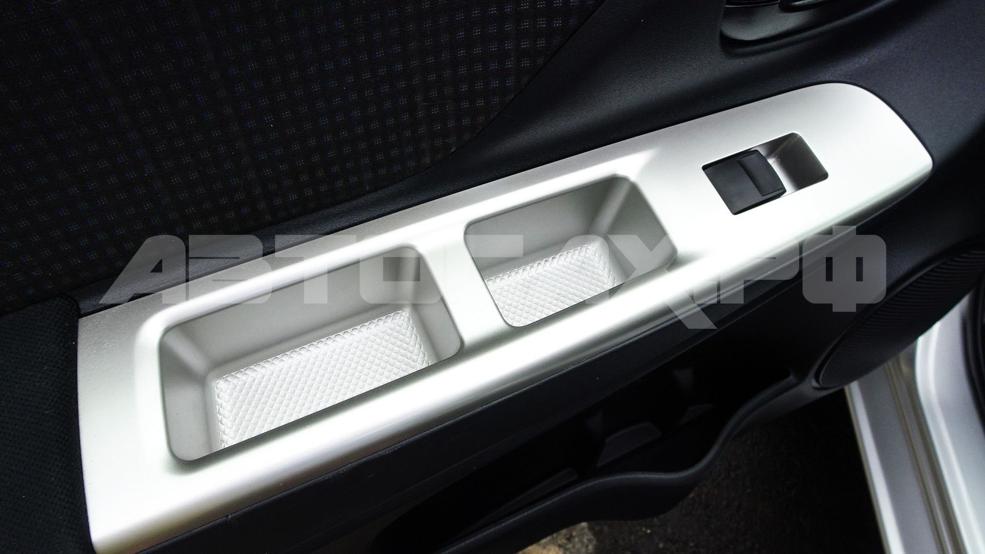 Toyota Vitz 2015, Хэтчбек — фото 29