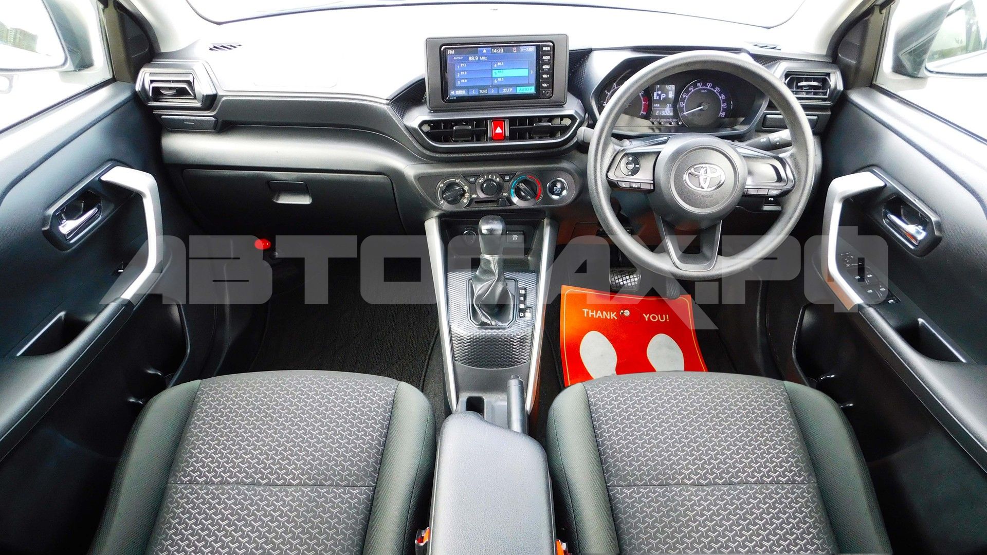Toyota Raize 2021, Кроссовер — фото 12