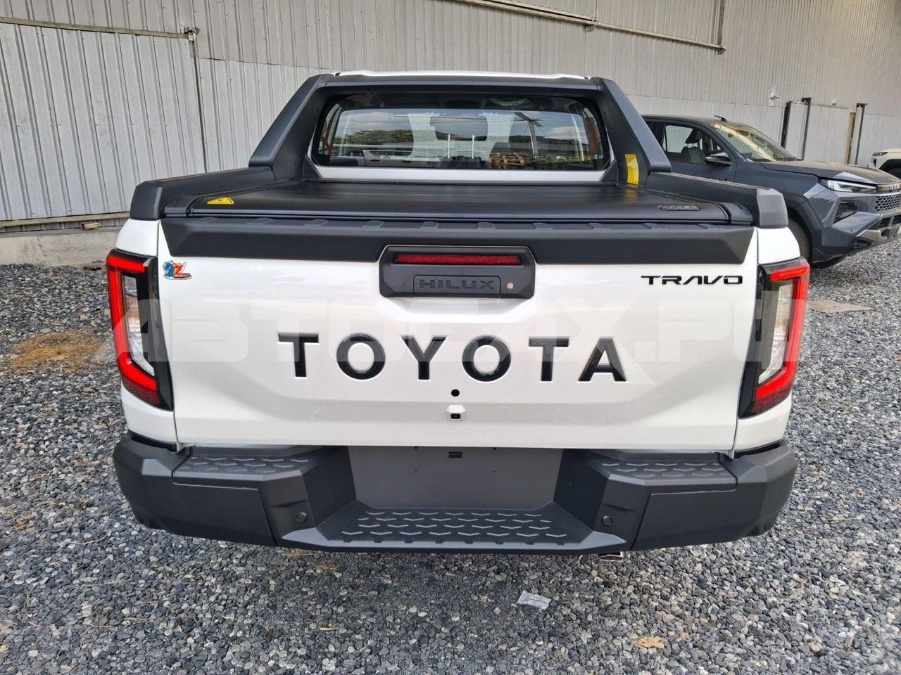 Toyota  HILUX TRAVO Double Cab 4TREX 4x4 2.8 OVERLAND 2026, Пикап — фото 13