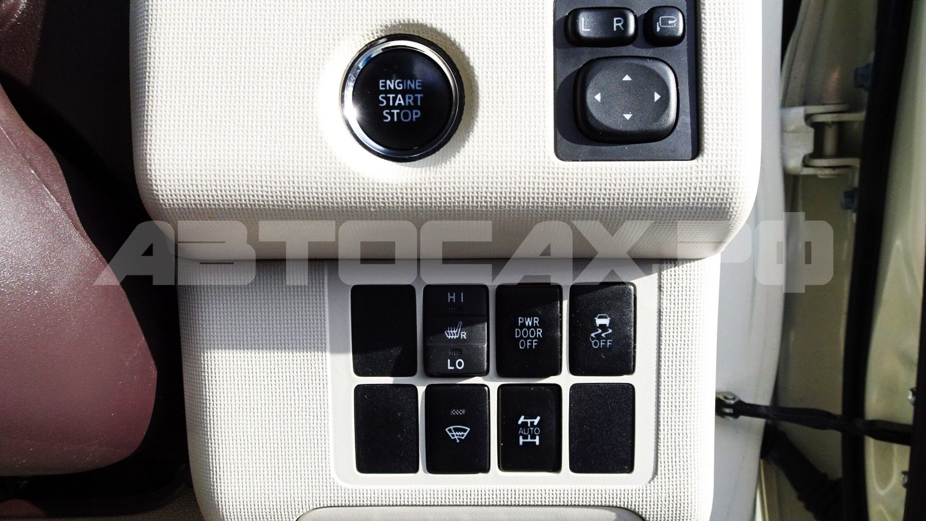 Toyota Porte 2017, Хэтчбек — фото 15