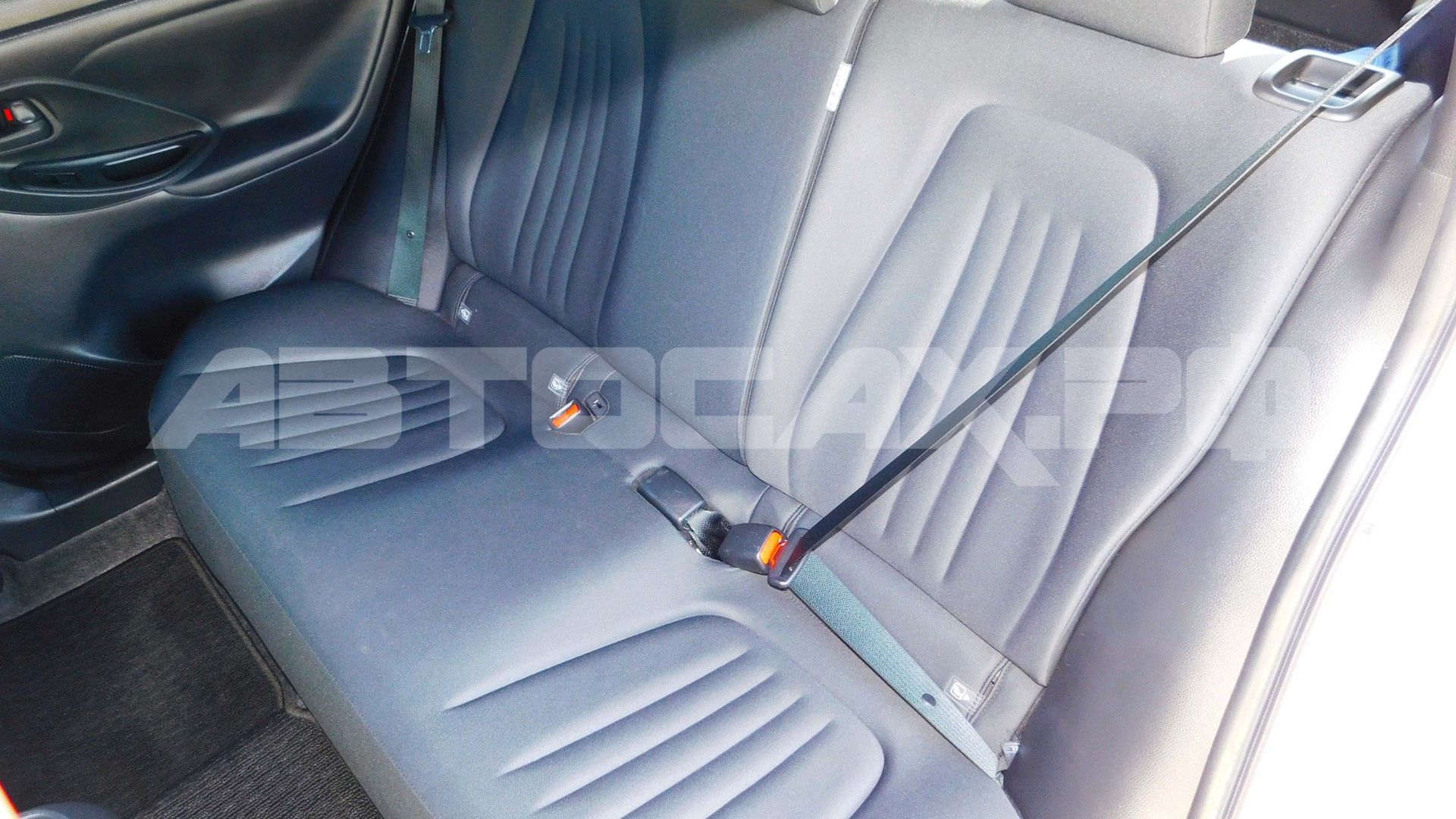Toyota Yaris 2023, Хэтчбек — фото 17