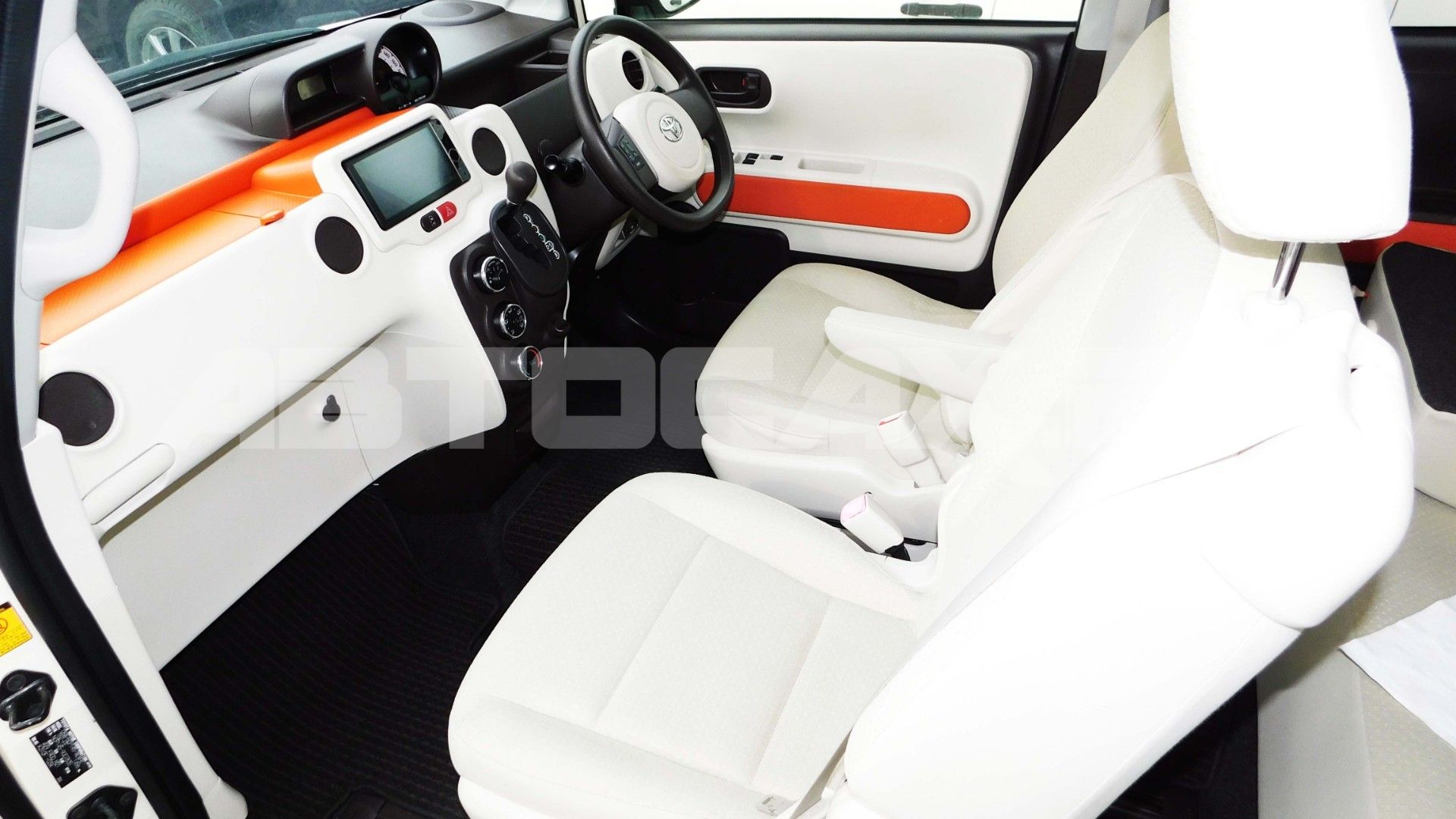 Toyota Porte 2016, Хэтчбек — фото 15
