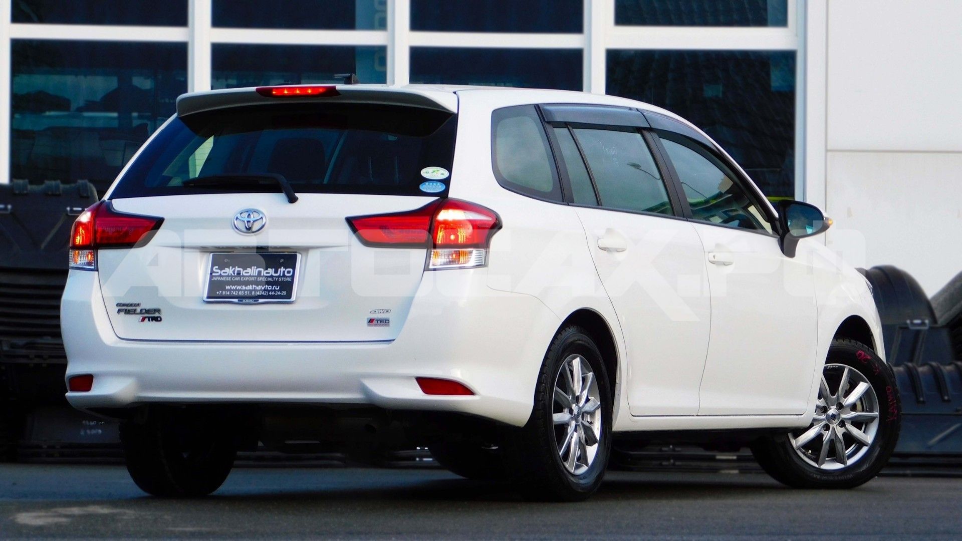 Toyota Corolla Fielder 2017, Универсал — фото 3