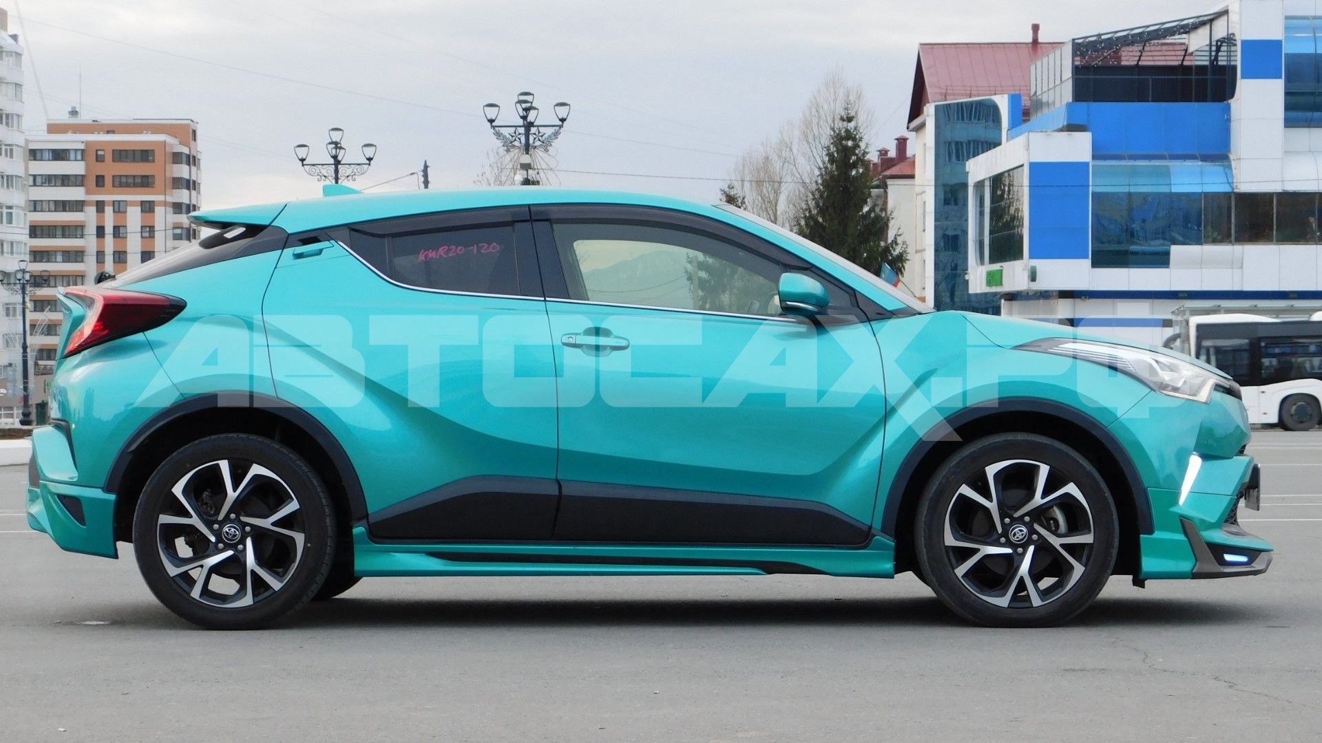 Toyota C-HR — фото 9