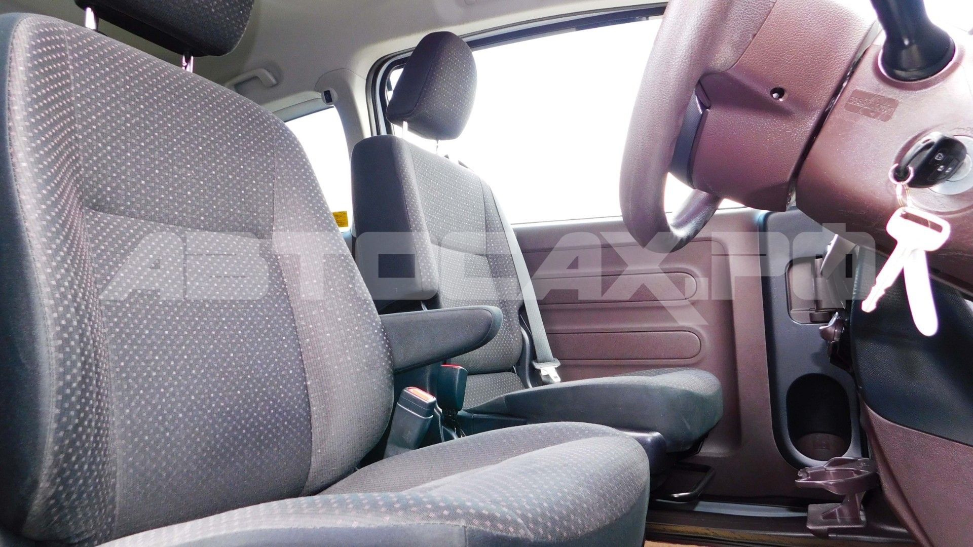 Toyota Porte 2020, Хэтчбек — фото 11
