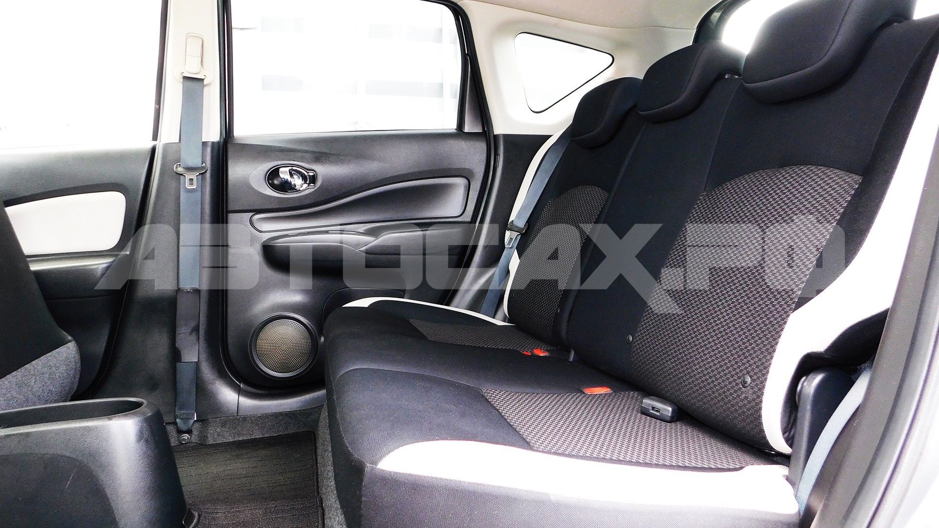Nissan Note 2018, Хэтчбек — фото 14