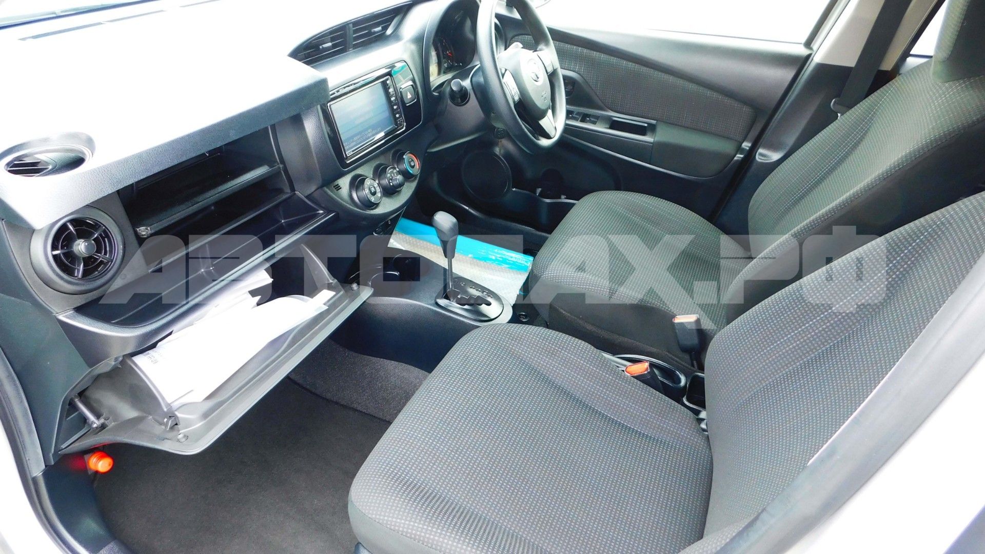 Toyota Vitz 2019, Хэтчбек — фото 13