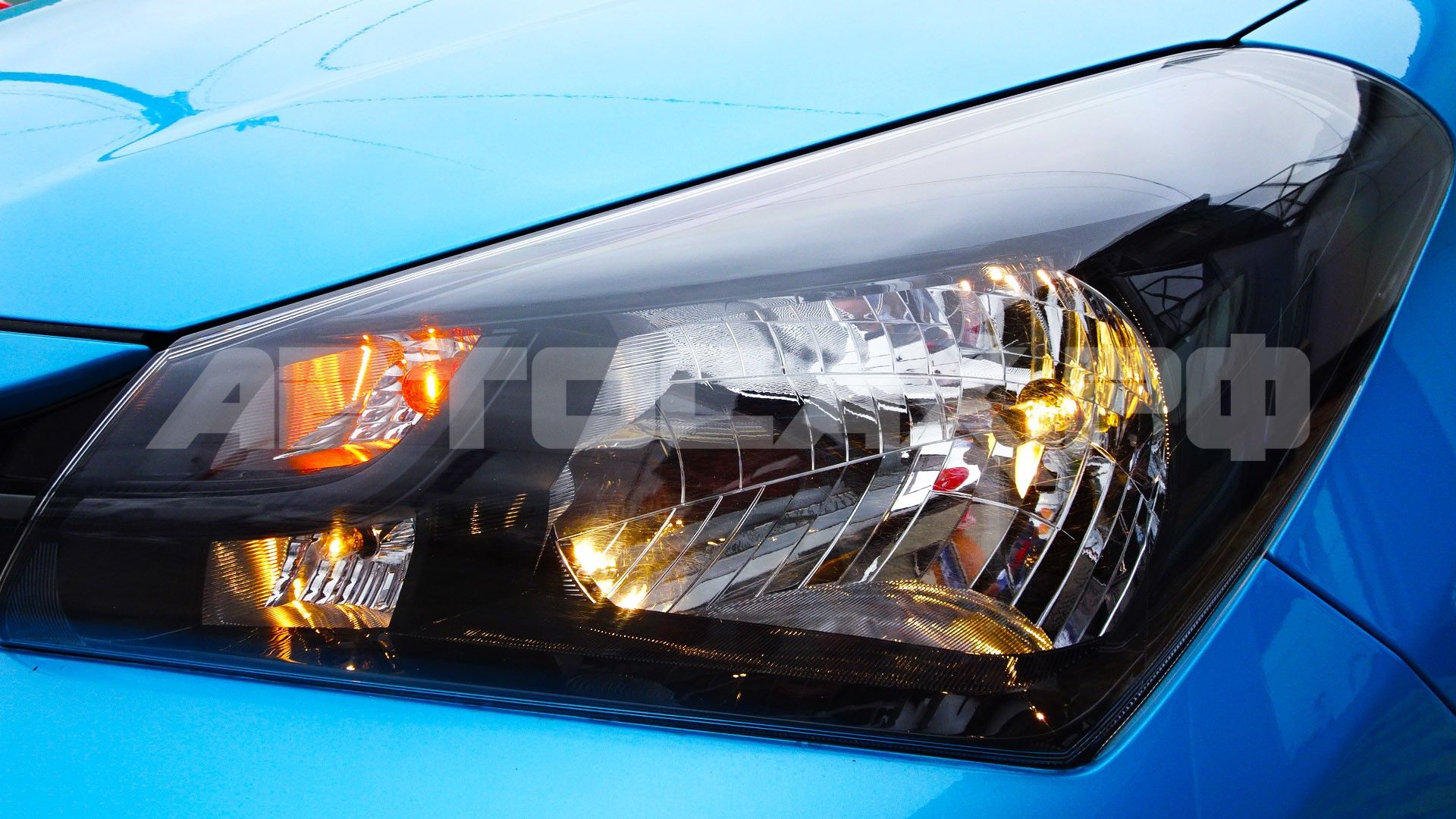 Toyota Vitz 2016, Хэтчбек — фото 37
