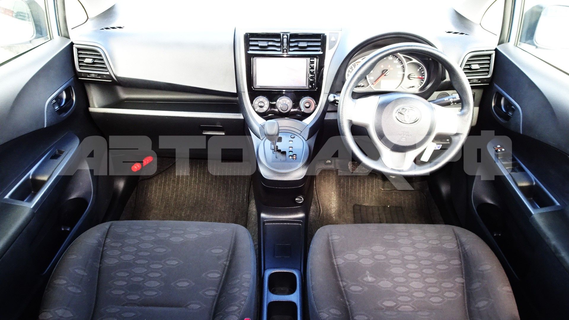 Toyota Ractis 2016, Хэтчбек — фото 7