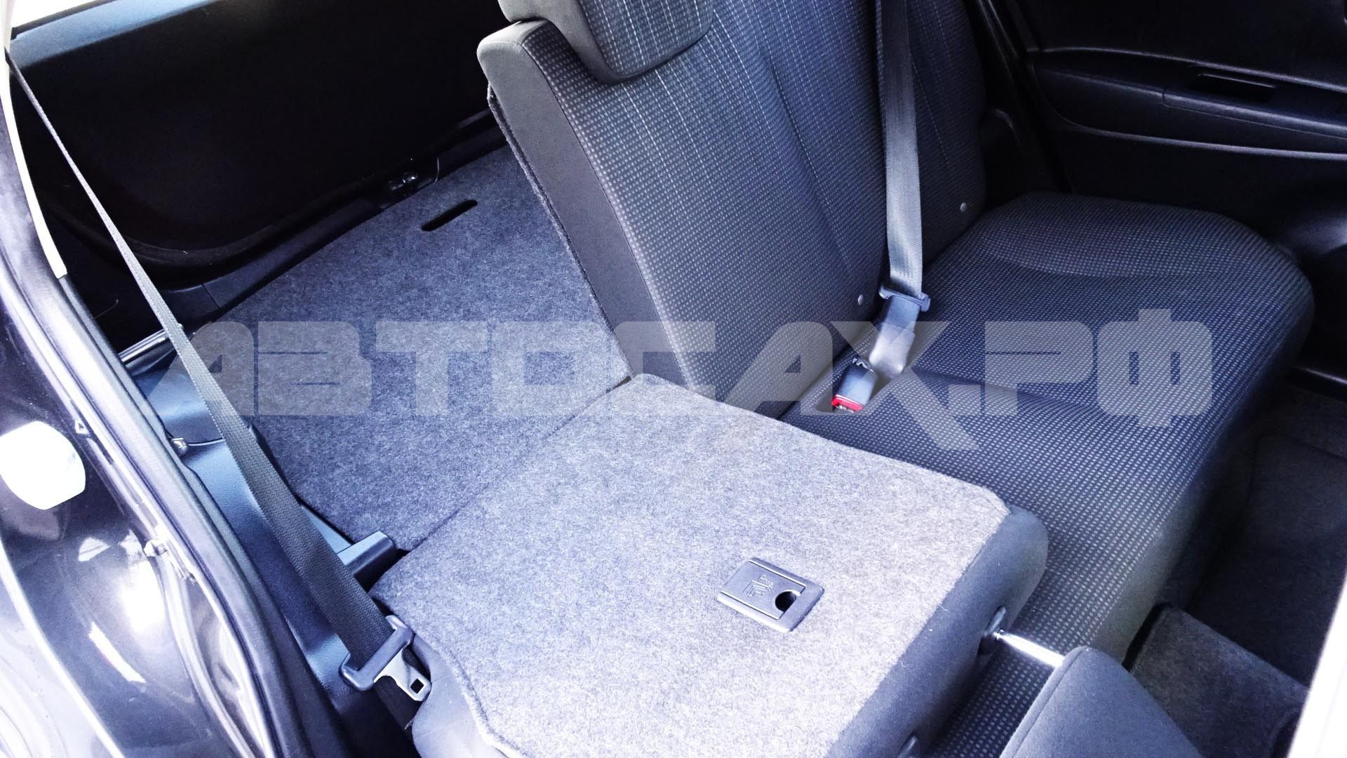 Toyota Vitz 2018, Хэтчбек — фото 20