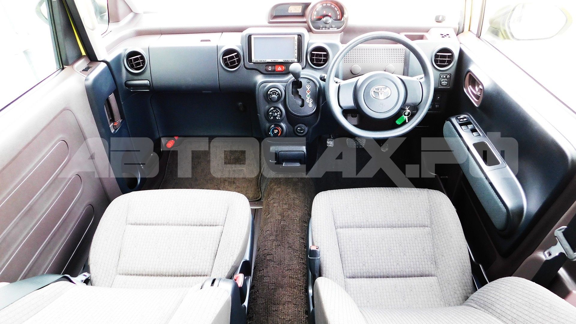 Toyota Spade 2014, Хэтчбек — фото 8