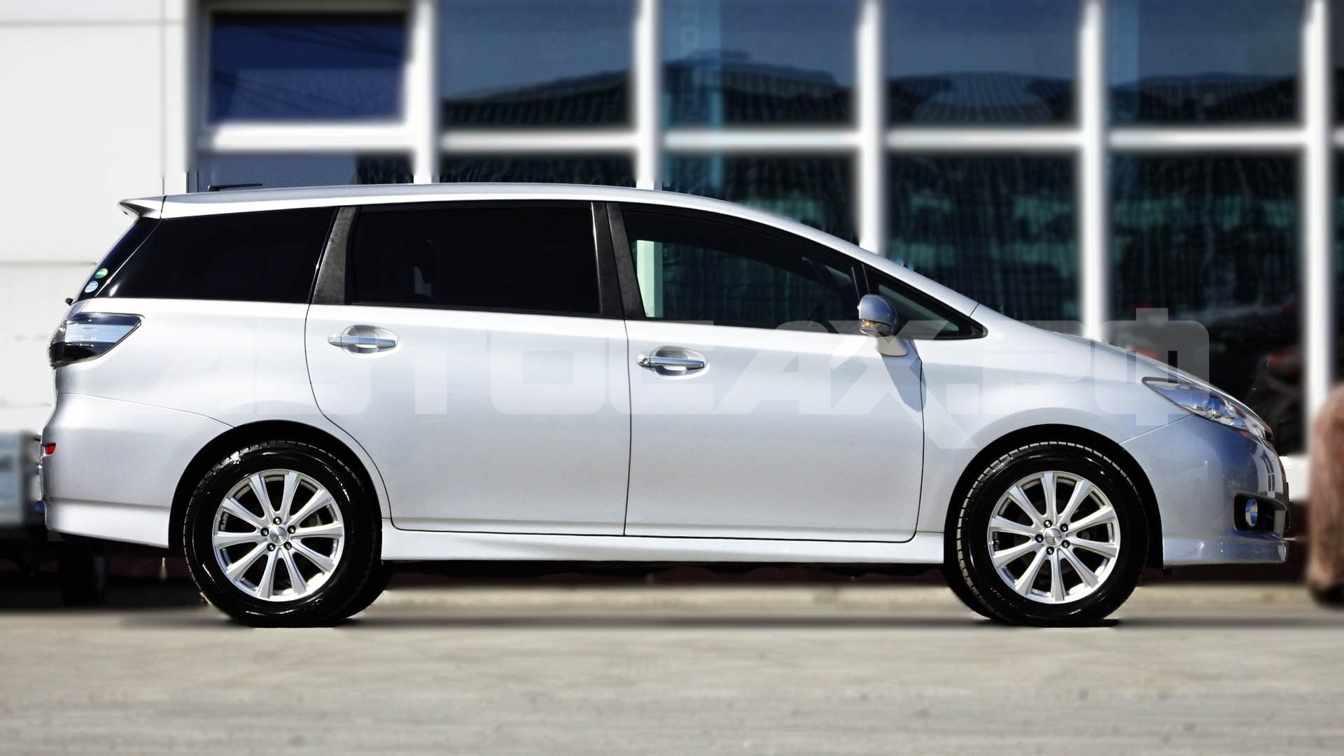 Toyota Wish 2016, Минивэн — фото 7