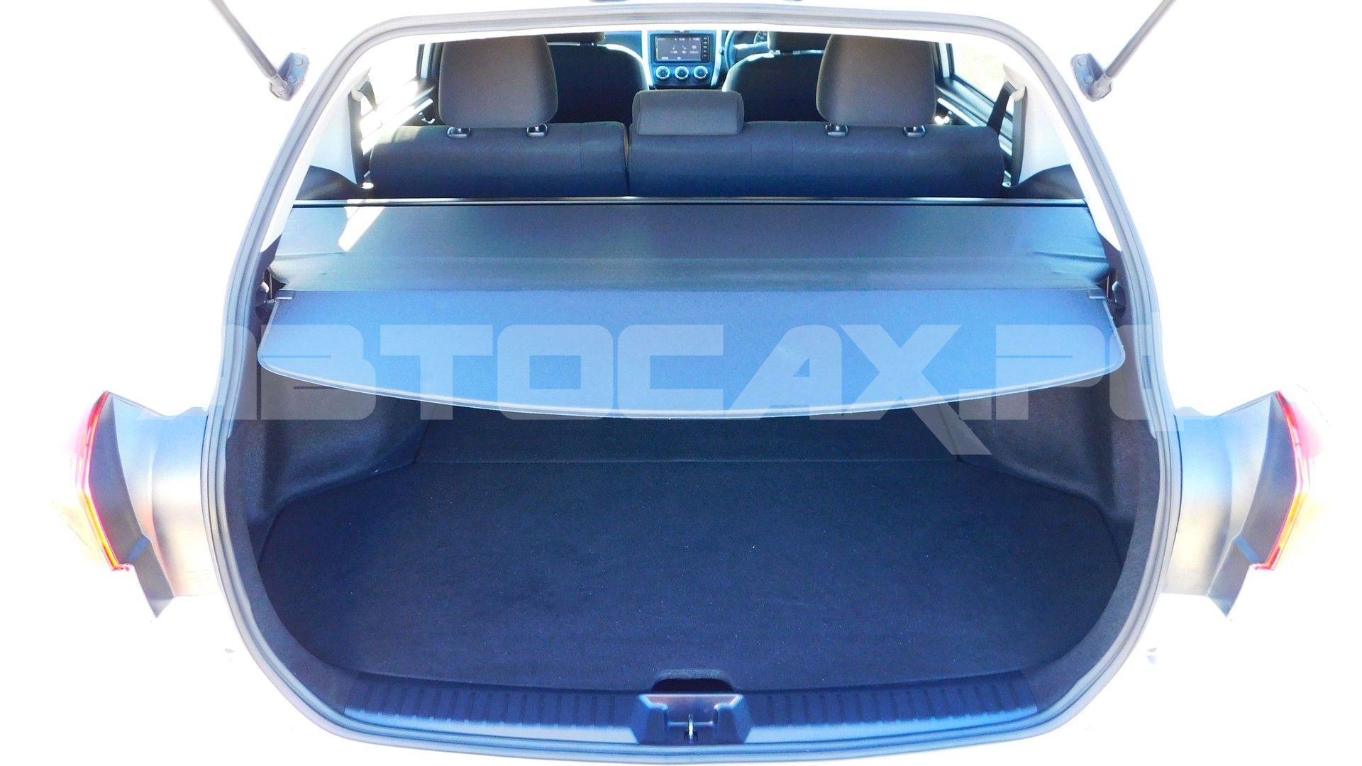 Toyota Corolla Fielder 2022, Универсал — фото 24
