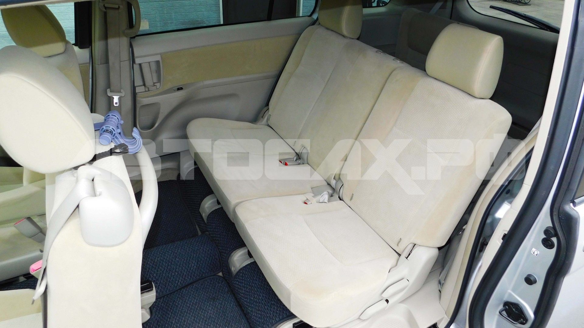 Toyota Isis 2015, Минивэн — фото 18