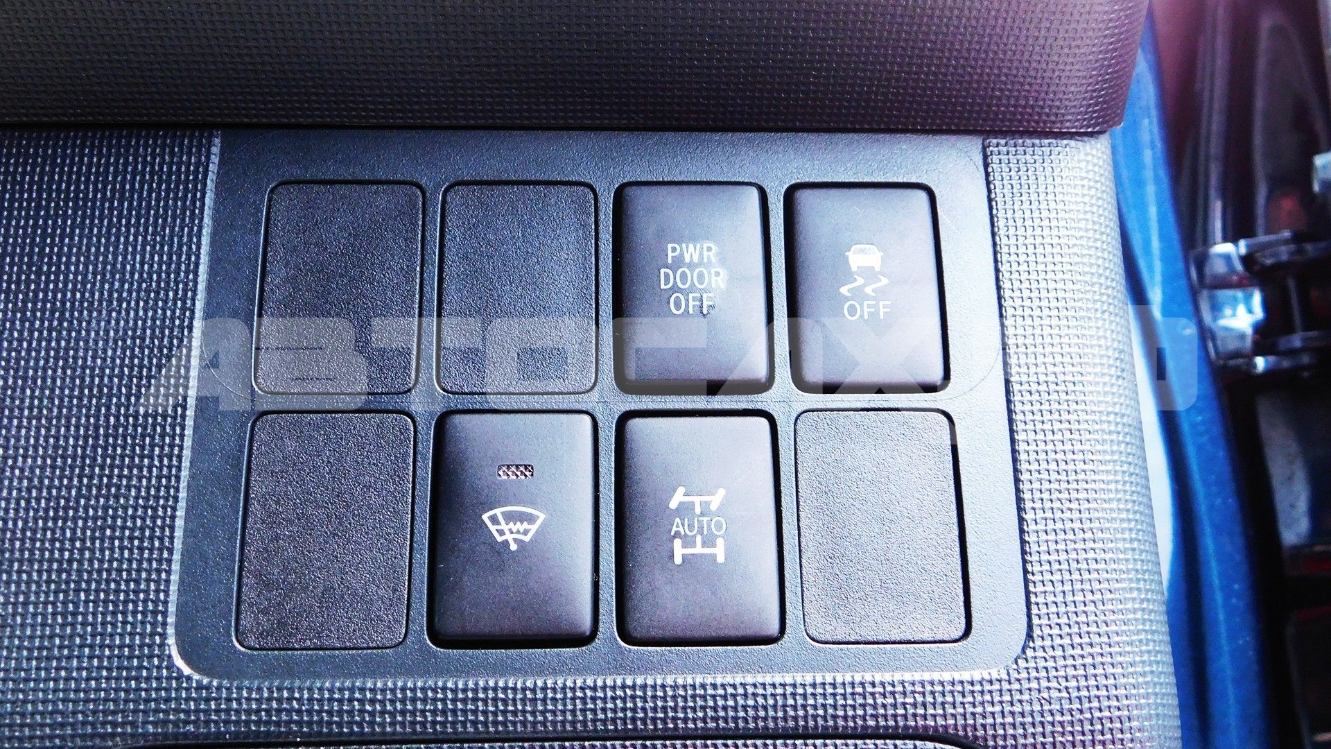 Toyota Spade 2016, Хэтчбек — фото 30