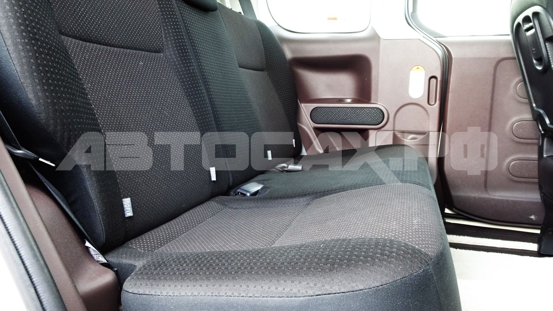 Toyota Porte 2017, Хэтчбек — фото 12