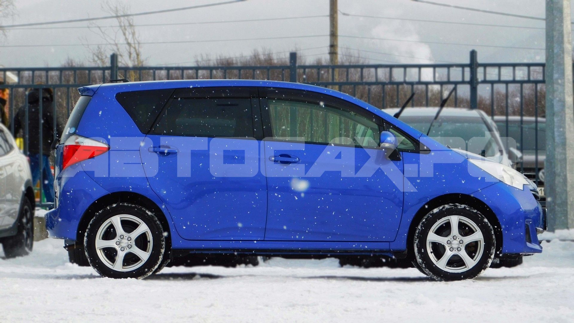 Toyota Ractis 2014, Хэтчбек — фото 8