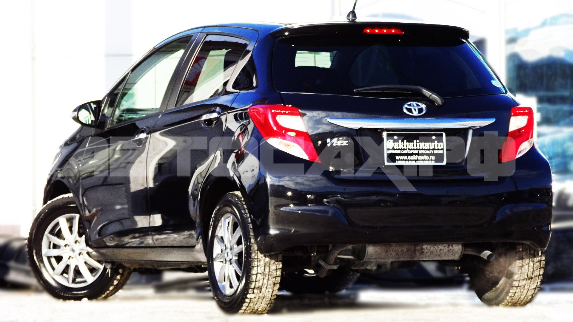 Toyota Vitz 2018, Хэтчбек — фото 4