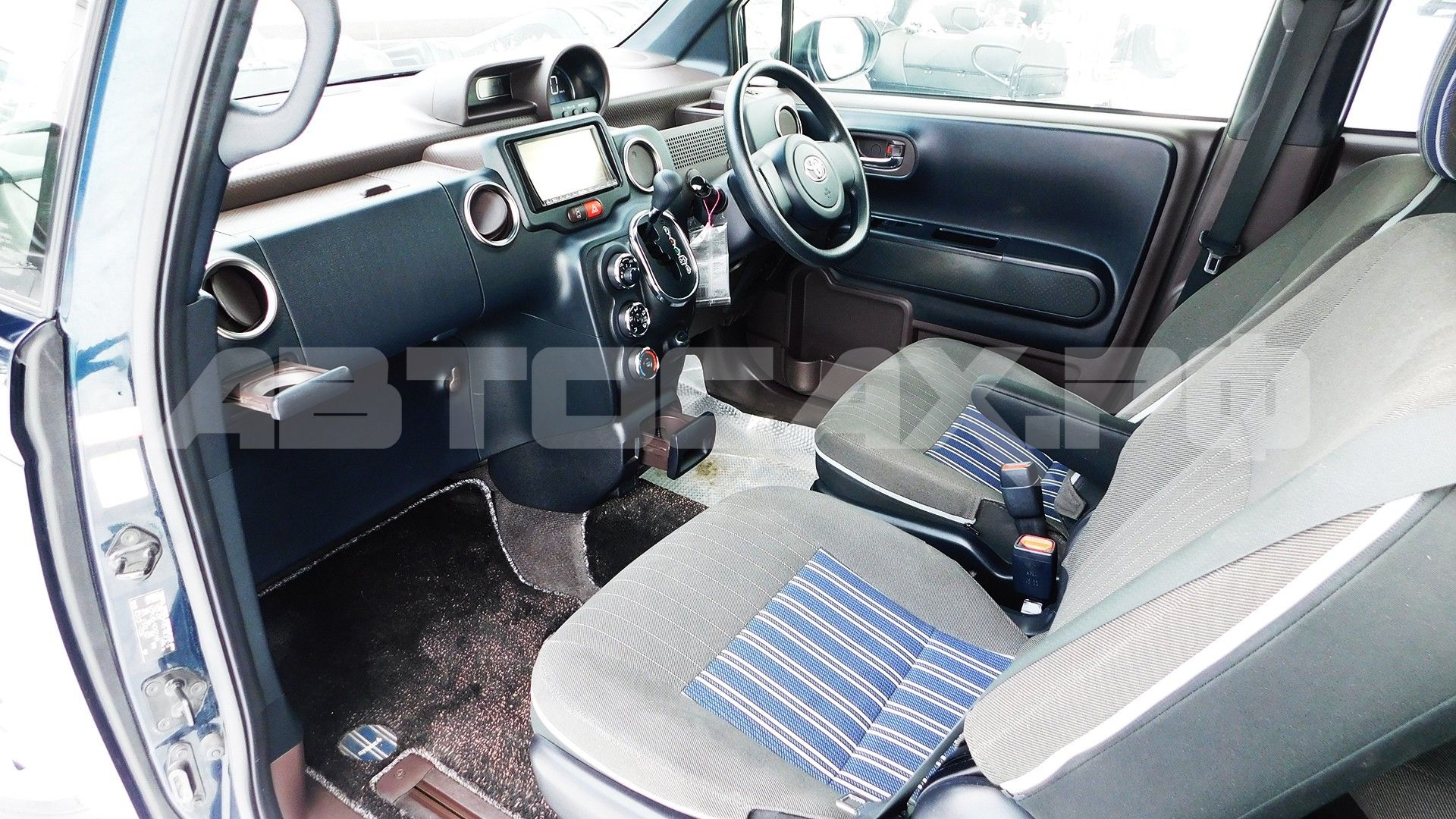 Toyota Spade 2018, Хэтчбек — фото 12
