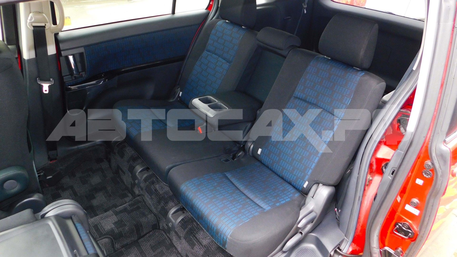 Toyota Isis 2016, Минивэн — фото 19