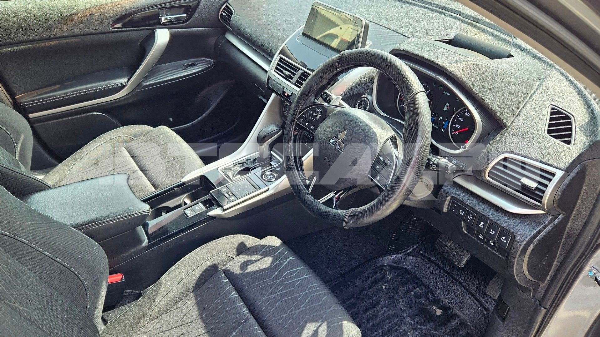 Mitsubishi Eclipse Cross — фото 10
