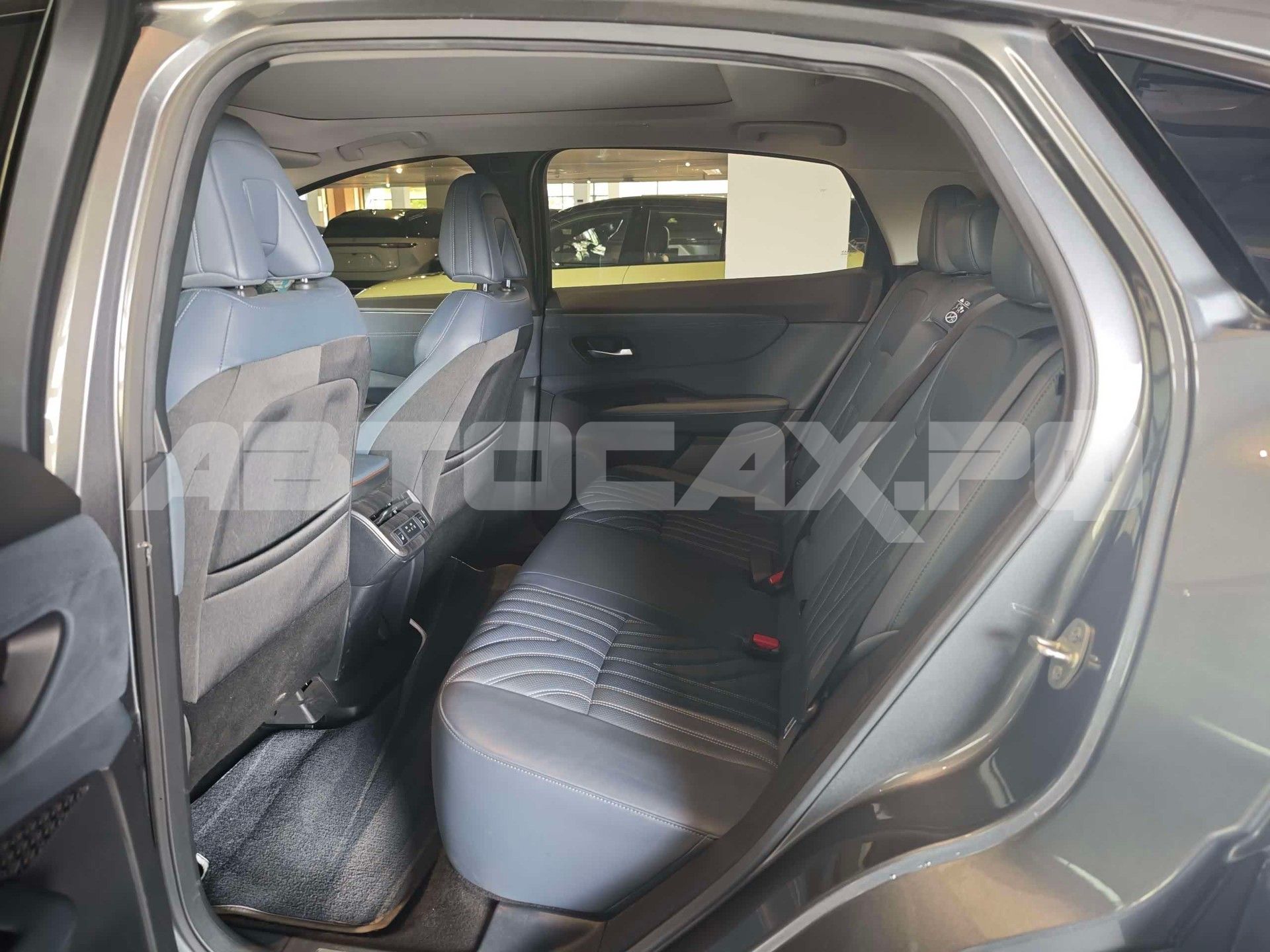 Nissan ARIYA 2022 2023, Седан — фото 8