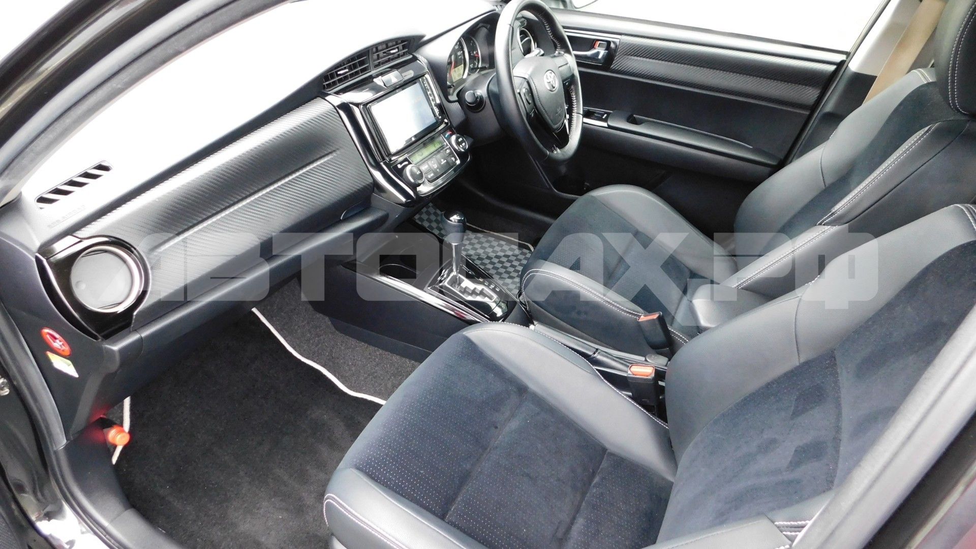 Toyota Corolla Fielder 2015, Универсал — фото 9