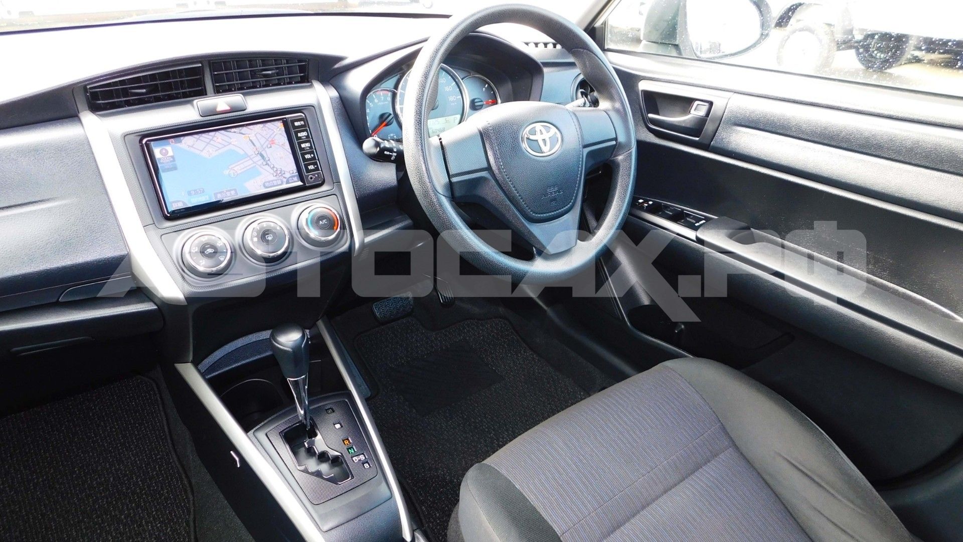Toyota Corolla Fielder 2017, Универсал — фото 13