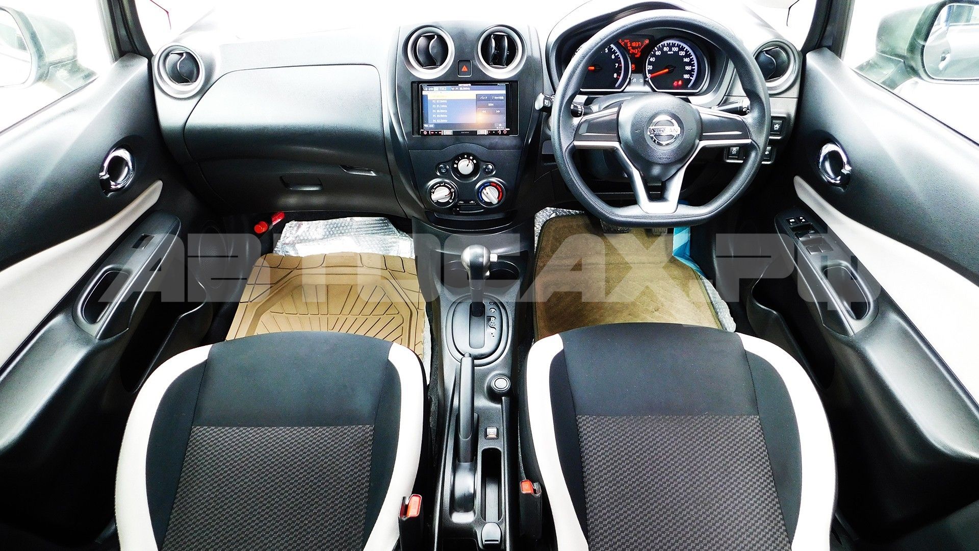 Nissan Note 2018, Хэтчбек — фото 11