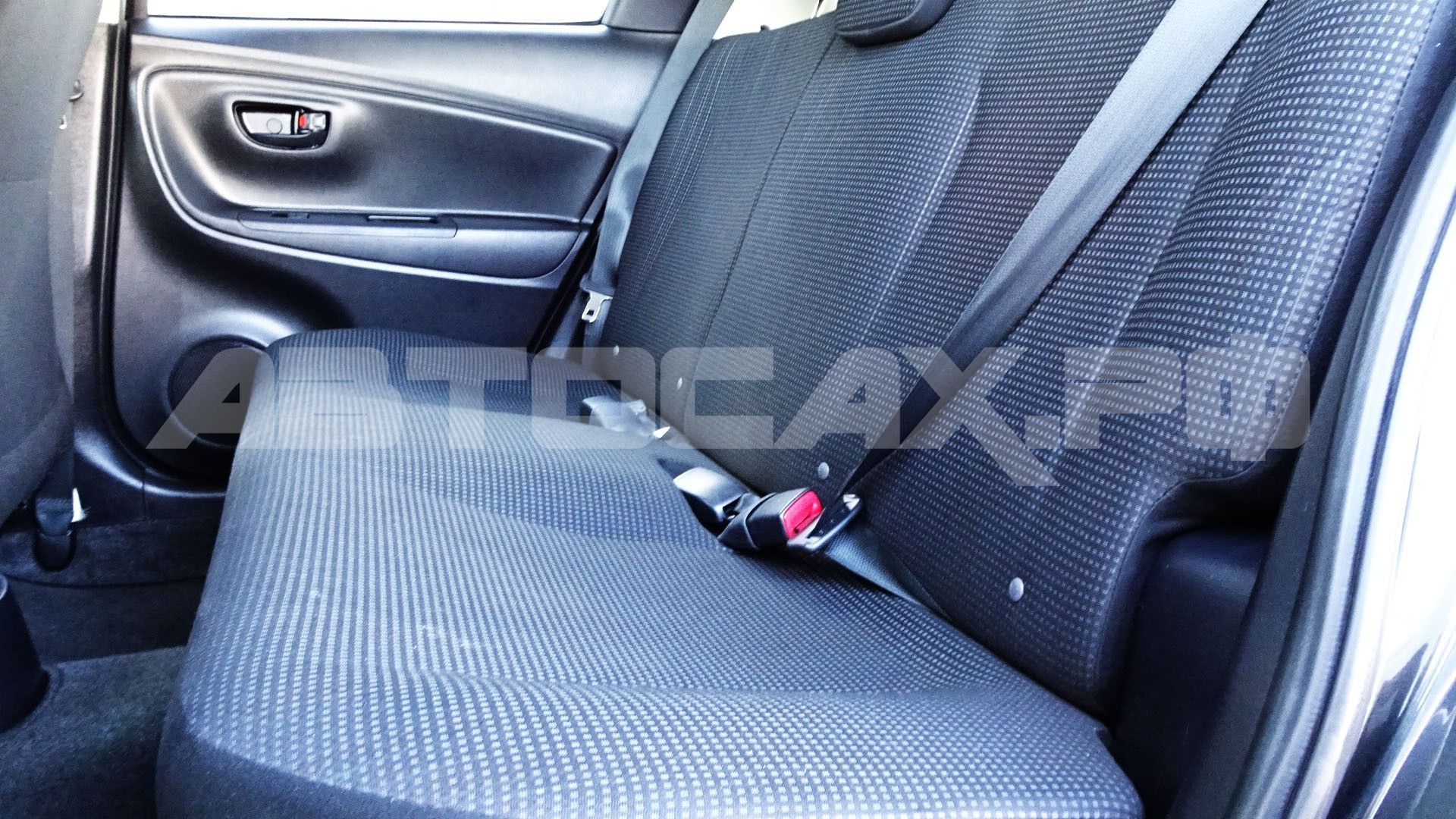 Toyota Vitz 2018, Хэтчбек — фото 17
