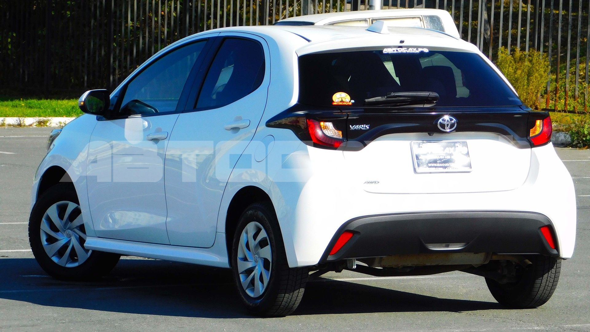 Toyota Yaris 2023, Хэтчбек — фото 4