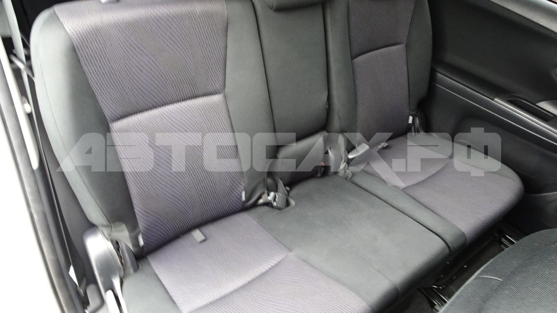 Toyota Wish 2016, Минивэн — фото 14
