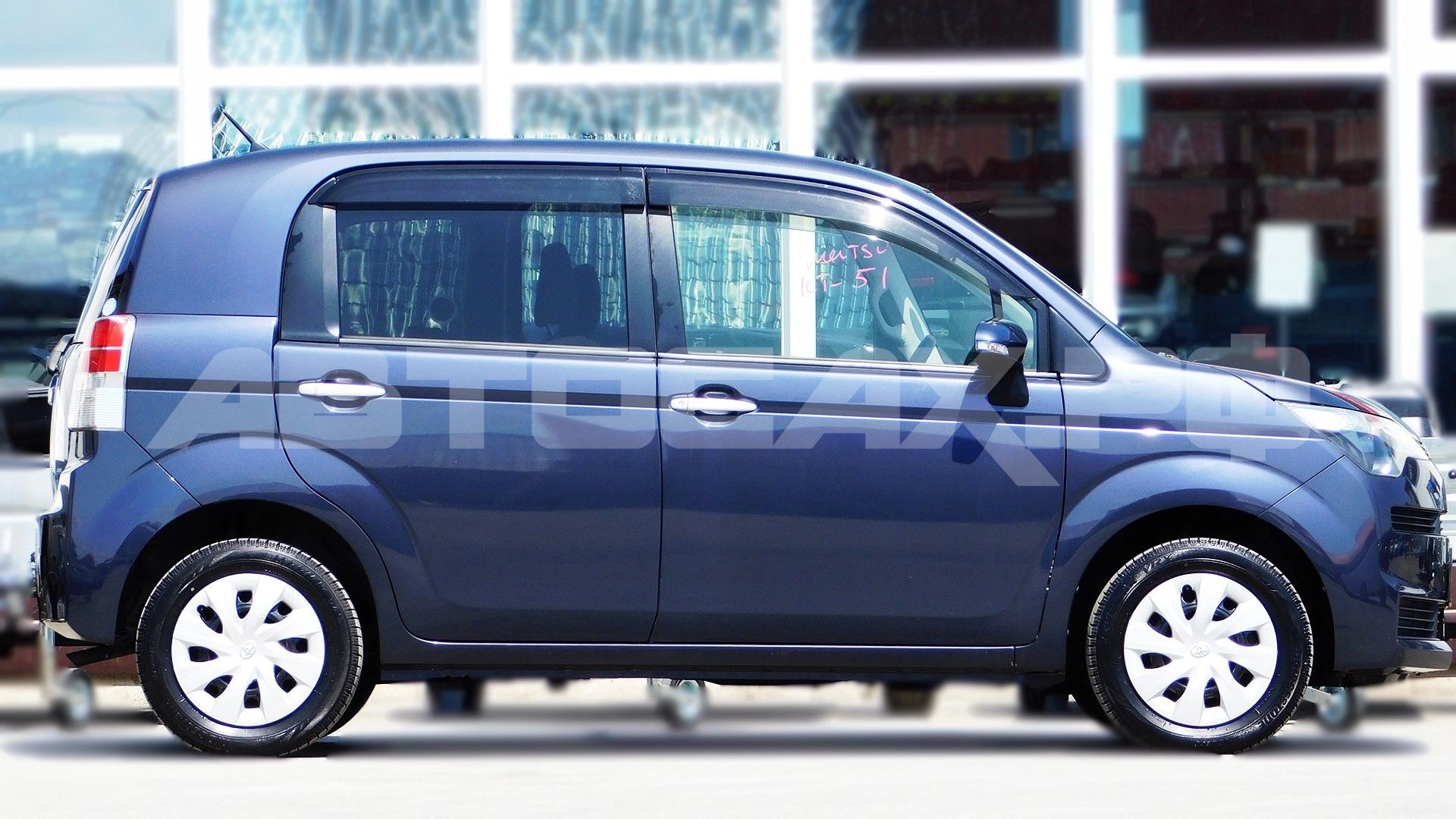 Toyota Spade 2015, Хэтчбек — фото 8
