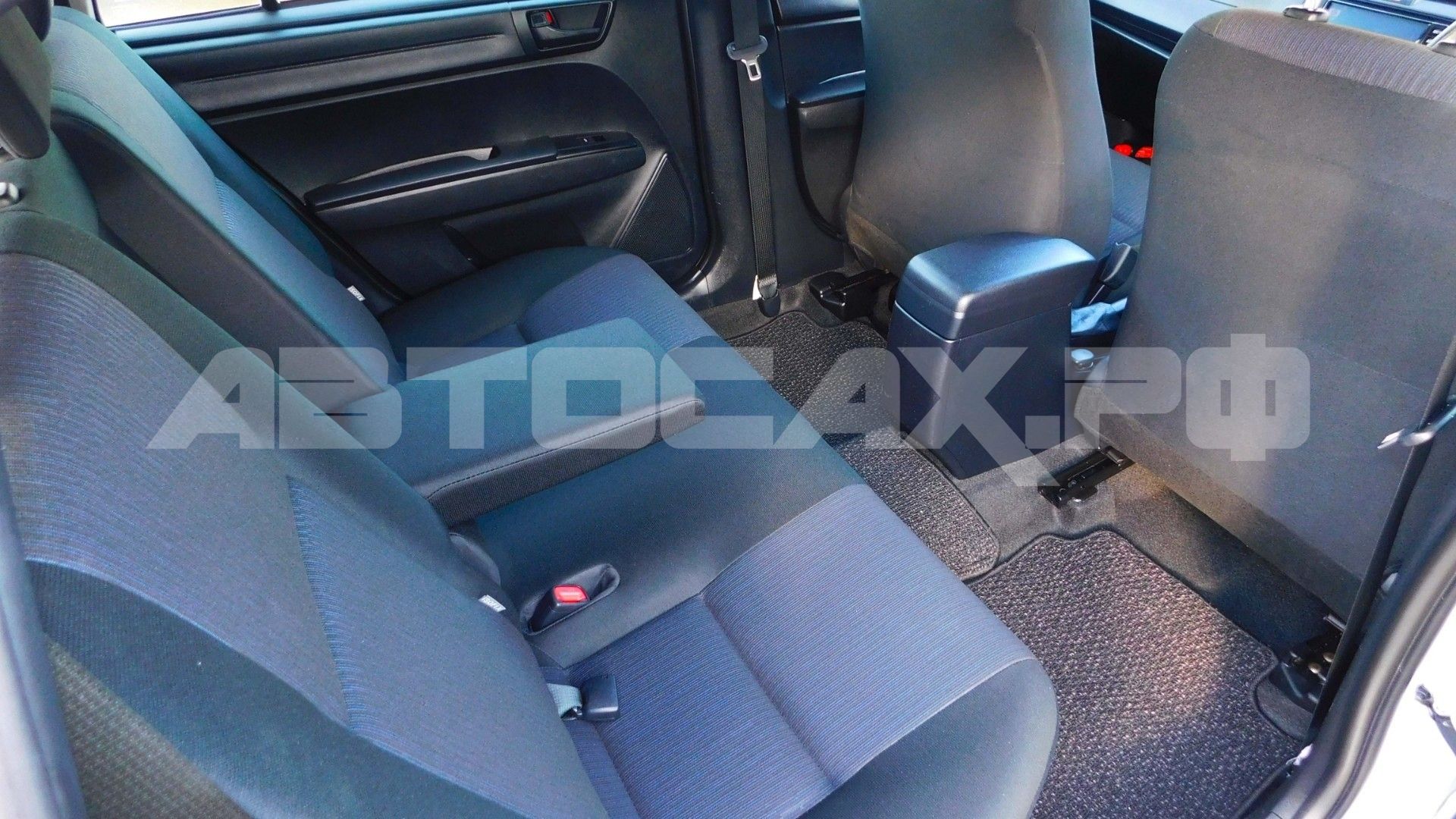 Toyota Corolla Fielder 2017, Универсал — фото 20