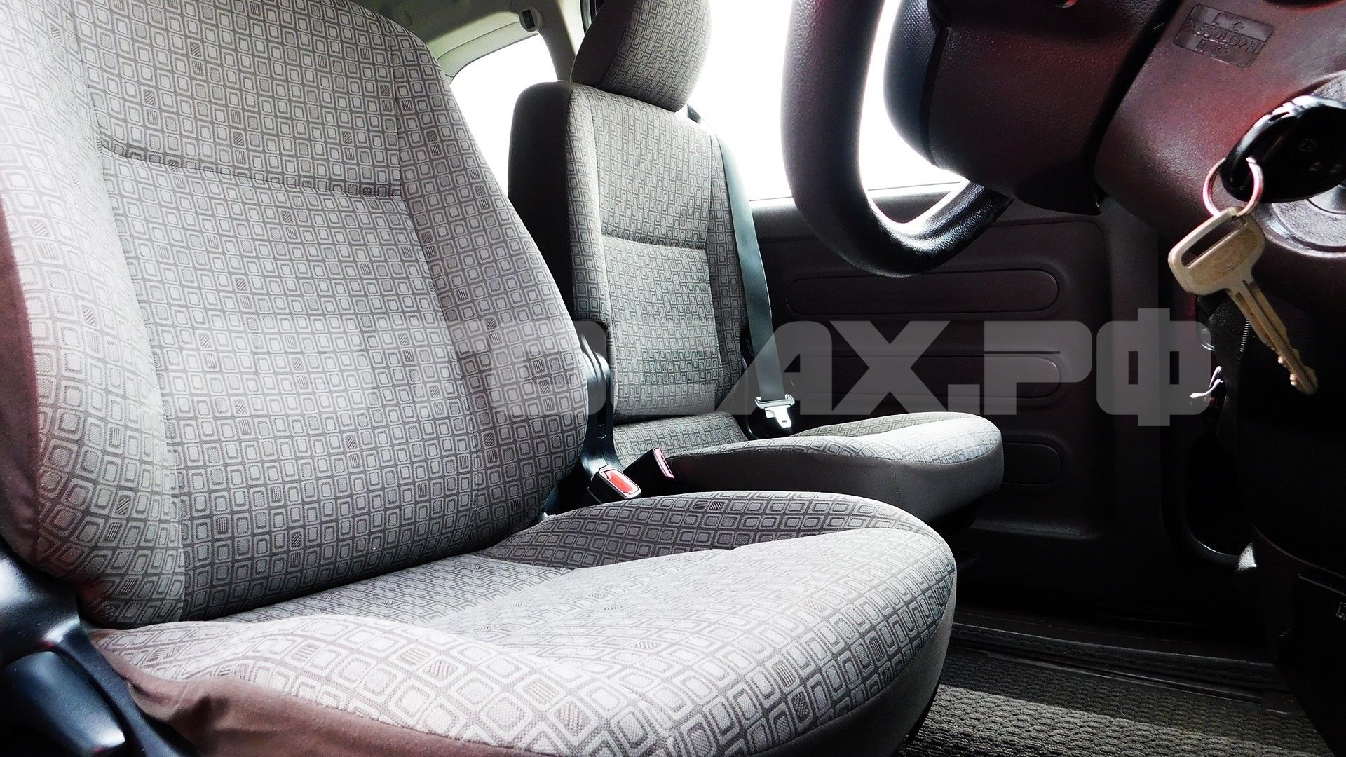 Toyota Spade 2015, Хэтчбек — фото 10
