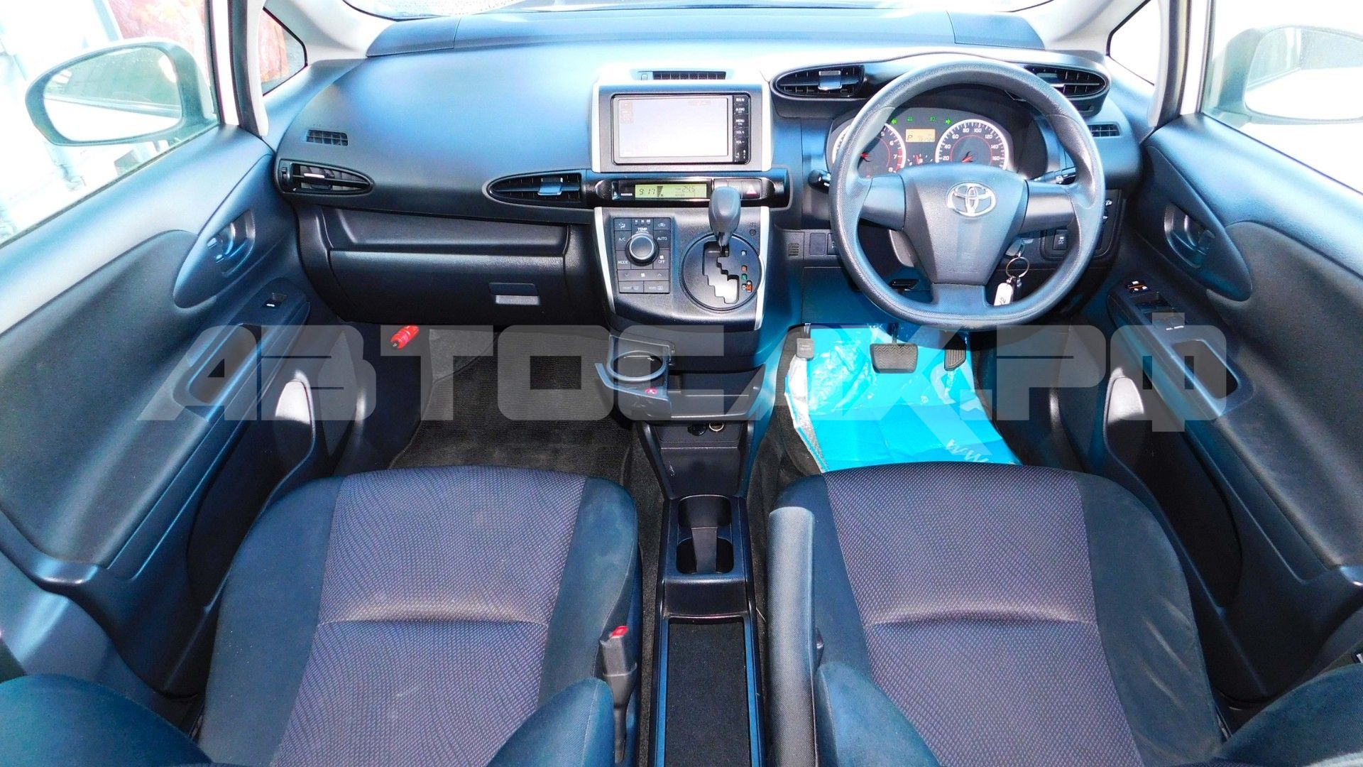 Toyota Wish 2015, Универсал — фото 11