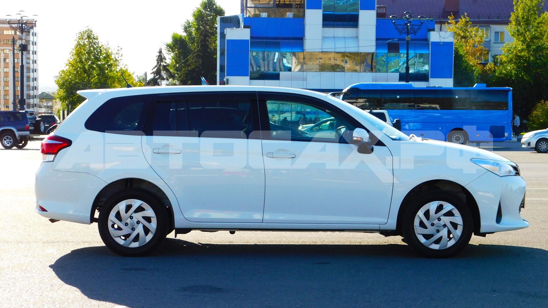 Toyota Corolla Fielder 2022, Универсал — фото 8