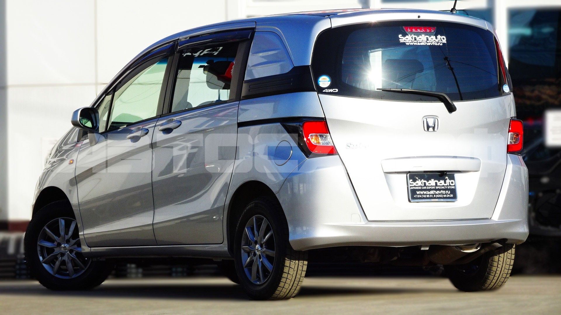 Honda Freed Spike 2015, Минивэн — фото 4